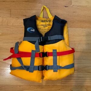 MTI Youth Flotation Life Vest 50-90 lbs Excellent Condition